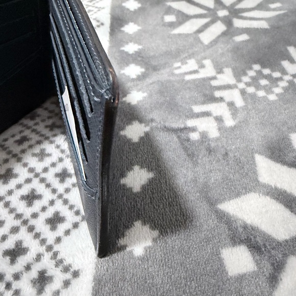 Men Louis Vuitton full size wallet. - Picture 6 of 6